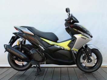 Foto Yamaha AEROX CONNECTED ABS 2026