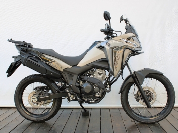Foto Honda XRE 300 SAHARA ADVENTURE 2025